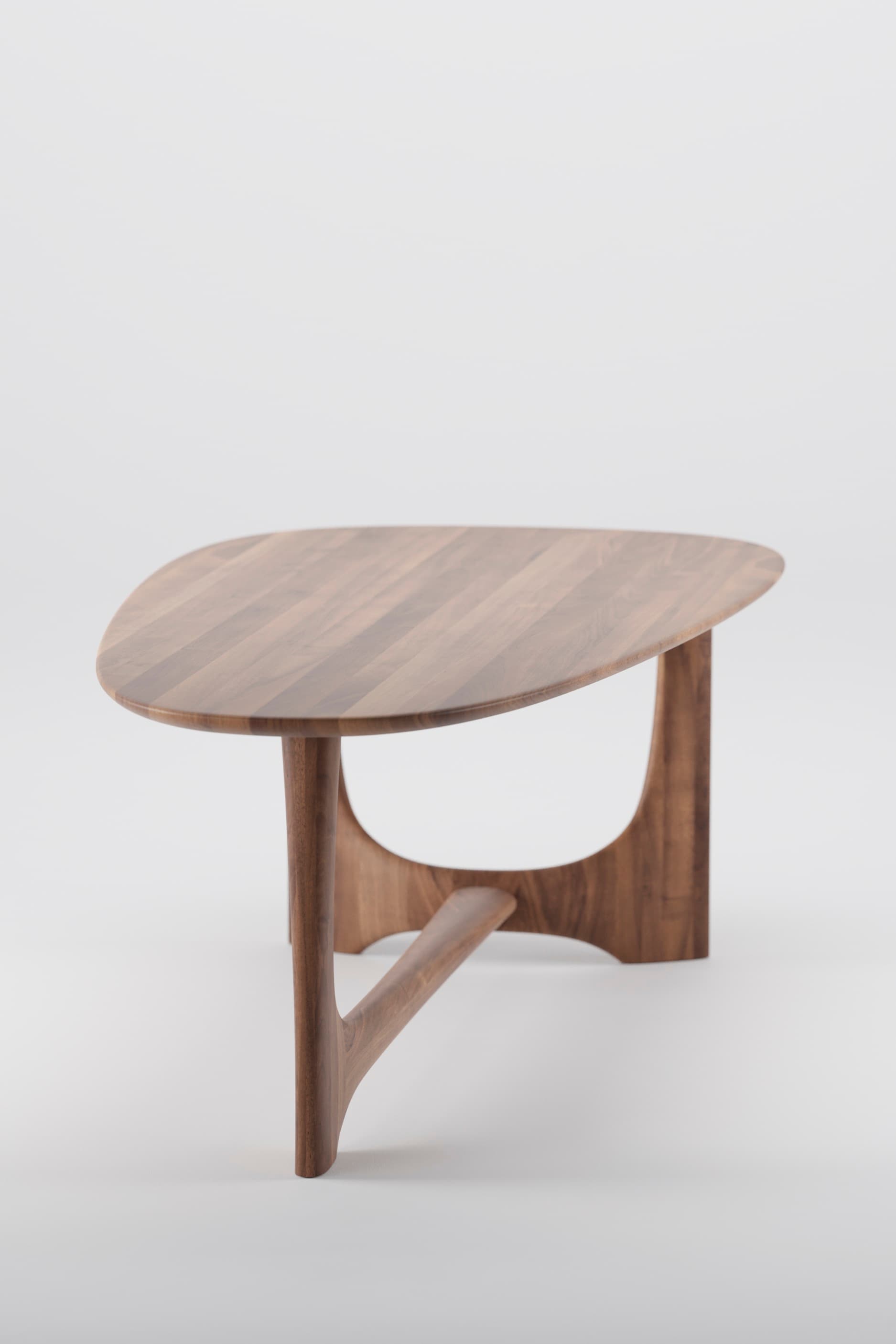 Oskar Table - Neisako